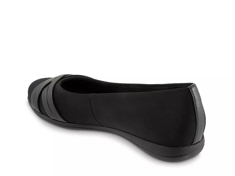 Daphne Slip-On
