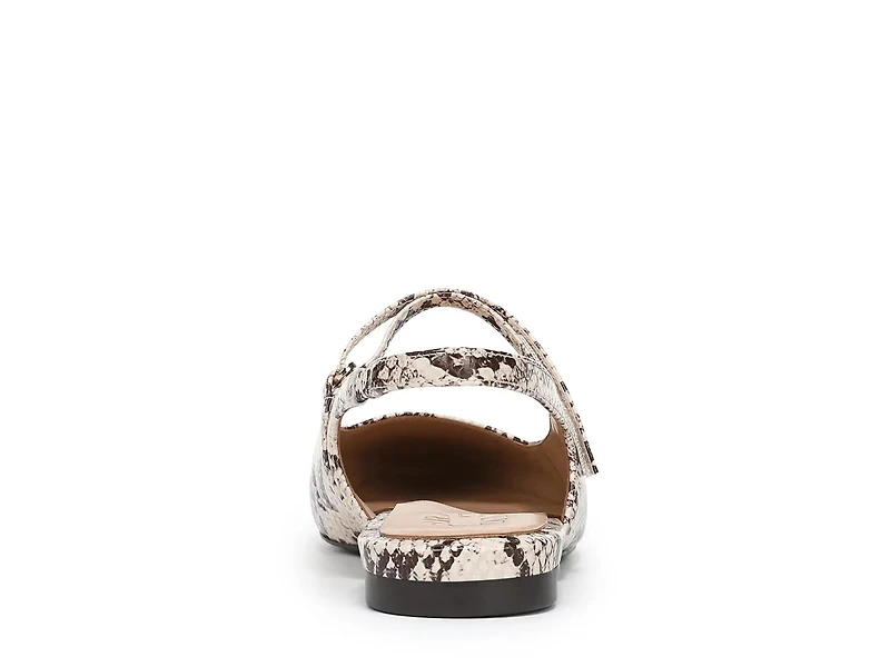 Connie Flat