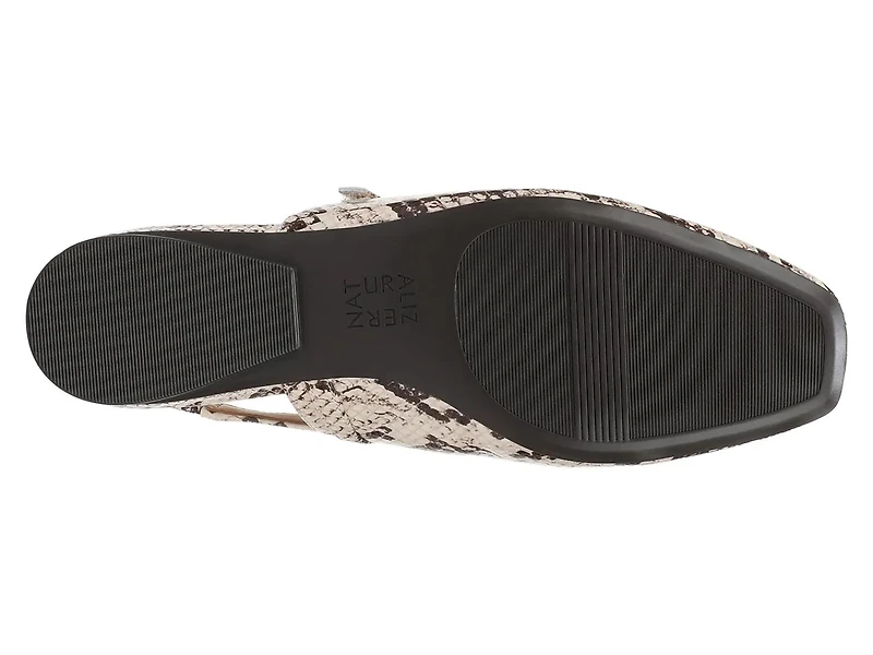 Connie Flat
