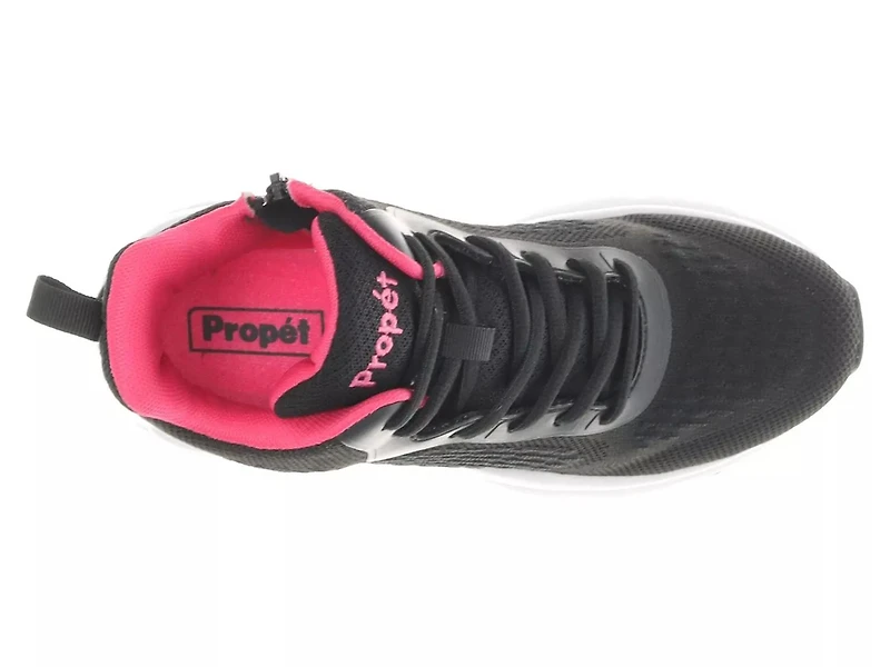 Stability Strive Walking Sneaker