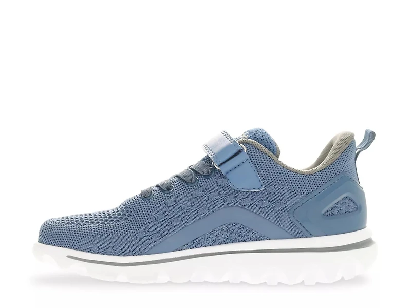 TravelActiv Axial FX Walking Shoe