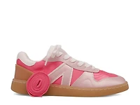 Vesta Sneaker