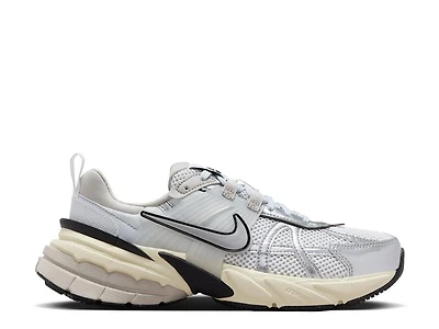V2K Run Sneaker - Women's
