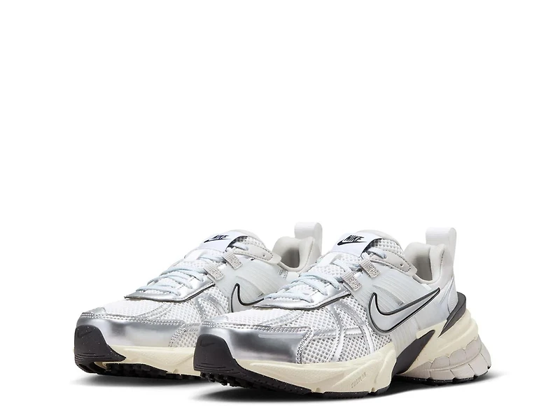 V2K Run Sneaker - Women's