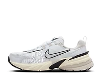 V2K Run Sneaker - Women's