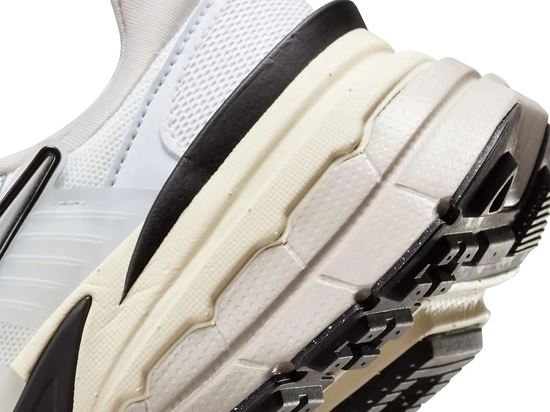 V2K Run Sneaker - Women's
