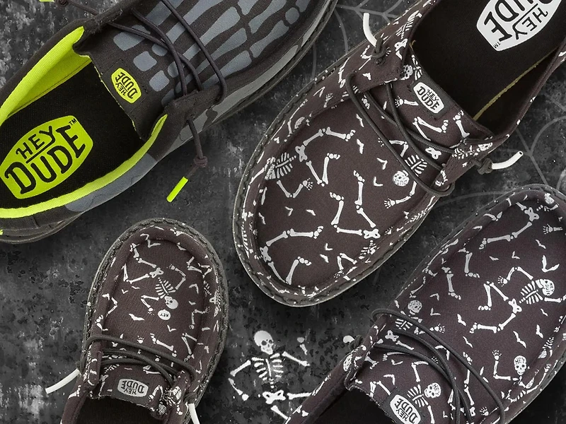 Wall Skeletons Slip-On - Men's