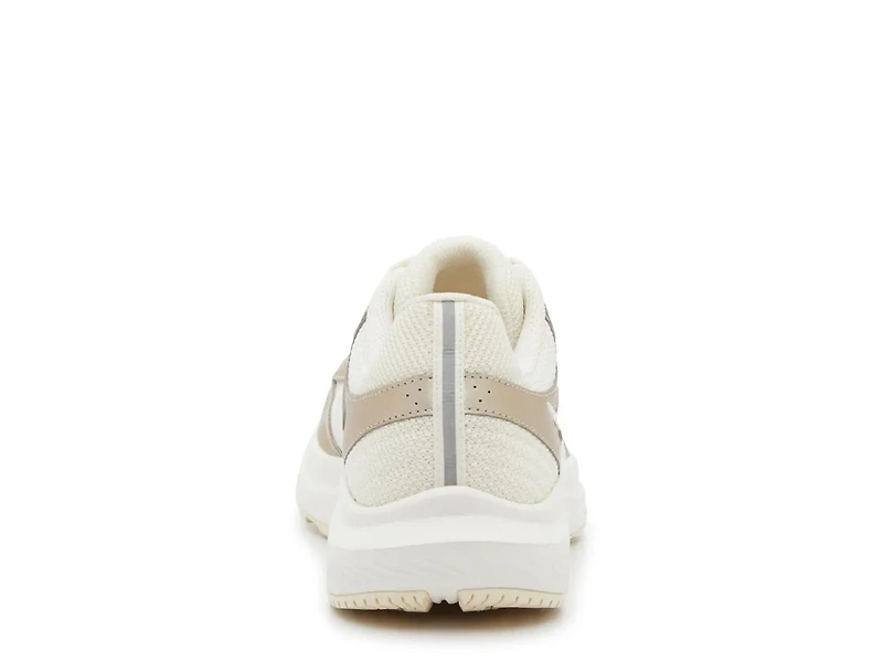 Cohesion 17 Running Shoe