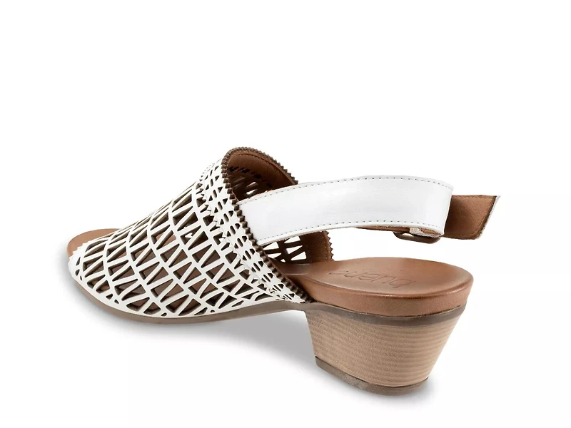 Lia Sandal