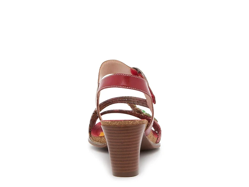 Elina Sandal