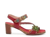 Elina Sandal