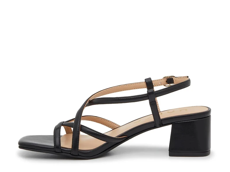 Zakari Sandal