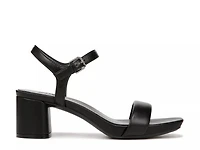 Izzy Sandal