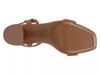Izzy Sandal