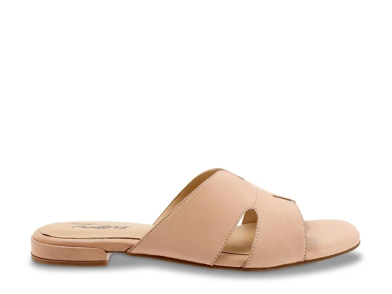 Nell Sandal