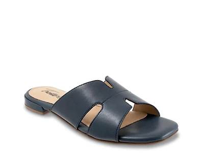 Nell Sandal