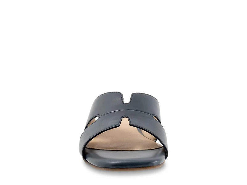 Nell Sandal