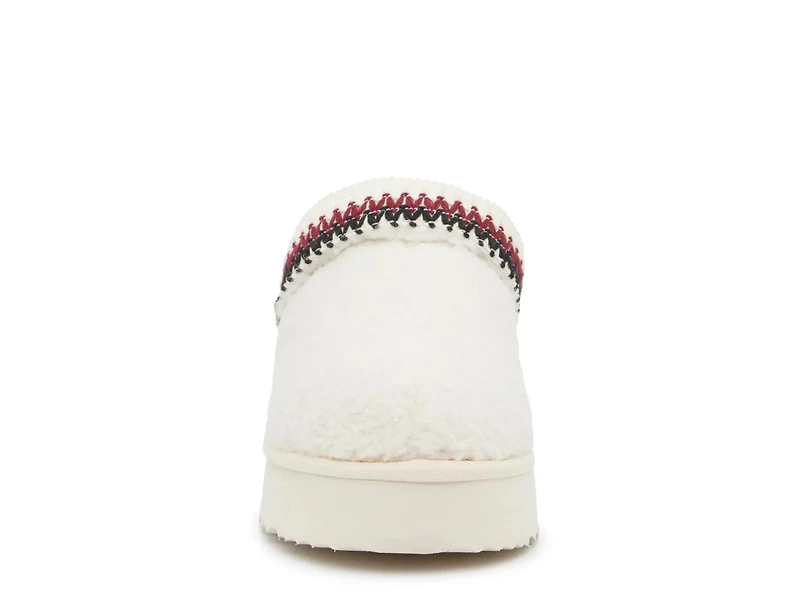 Snowy Platform Clog