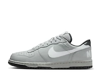 Big Nike Low Sneaker