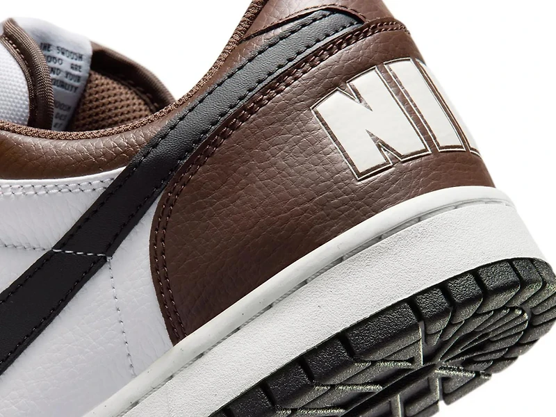 Big Nike Low Sneaker