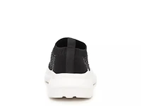 Wedelilya Slip-On Sneaker