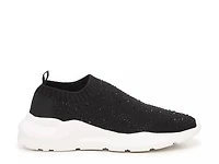 Wedelilya Slip-On Sneaker