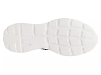 Wedelilya Slip-On Sneaker