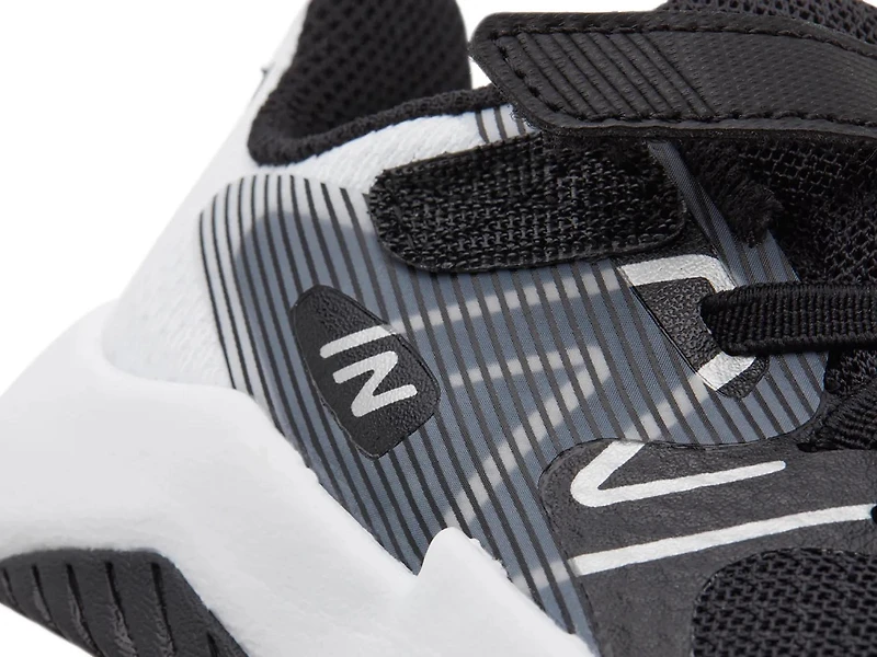 Rave Run v2 Sneaker