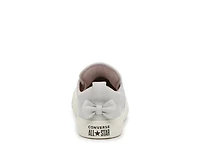 Chuck Taylor Madison Sneaker - Women's