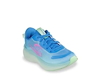 Max Cushioning Ascend Sneaker