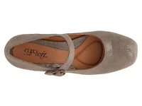 Paulette Mary Jane Pump