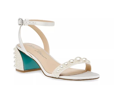 Tina Sandal