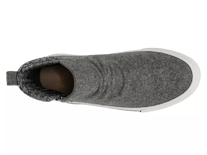 Walkabout High-Top Sneaker