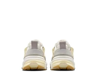 V2K Run Sneaker - Women's