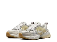 V2K Run Sneaker - Women's