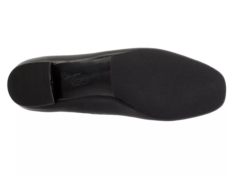 Desna Mary Jane Pump