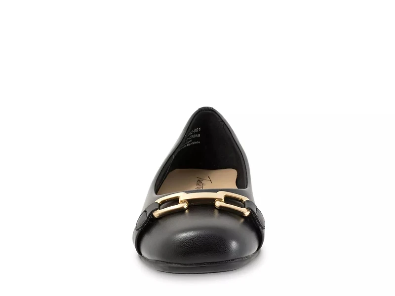 Sadie Flat