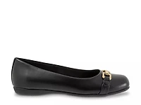 Sadie Flat