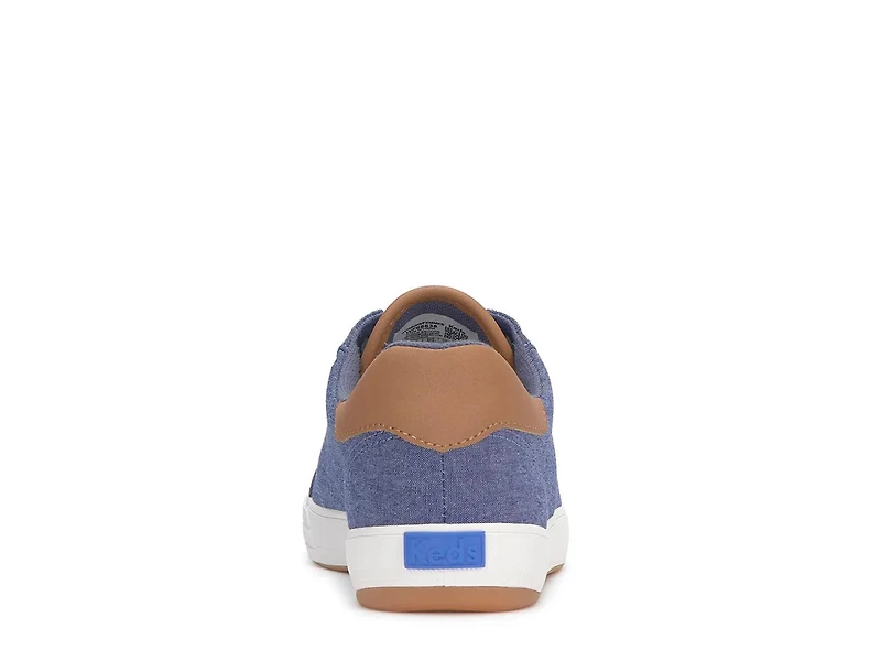 Center III Sneaker