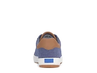 Center III Sneaker