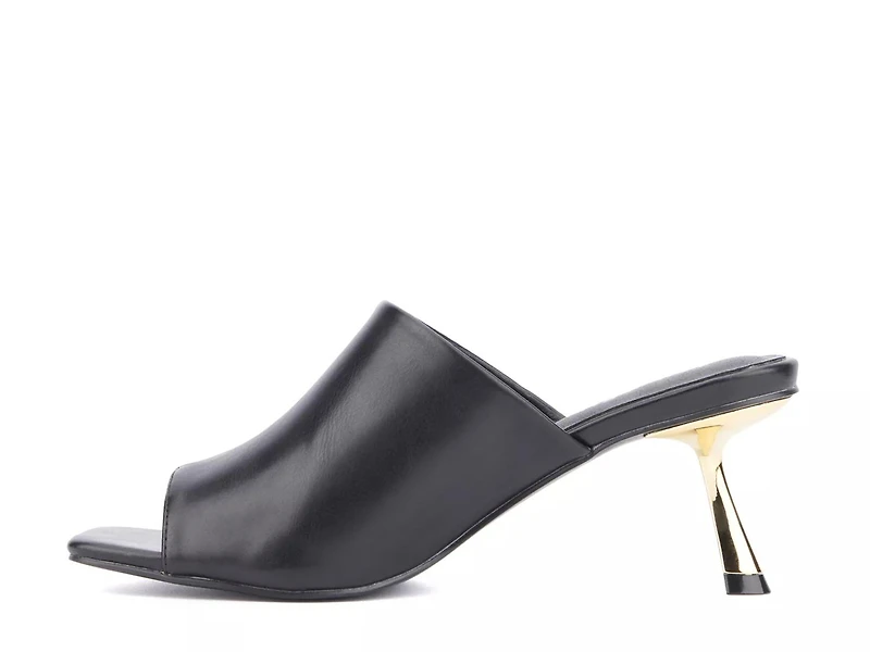 Idina Sandal