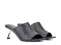 Idina Sandal