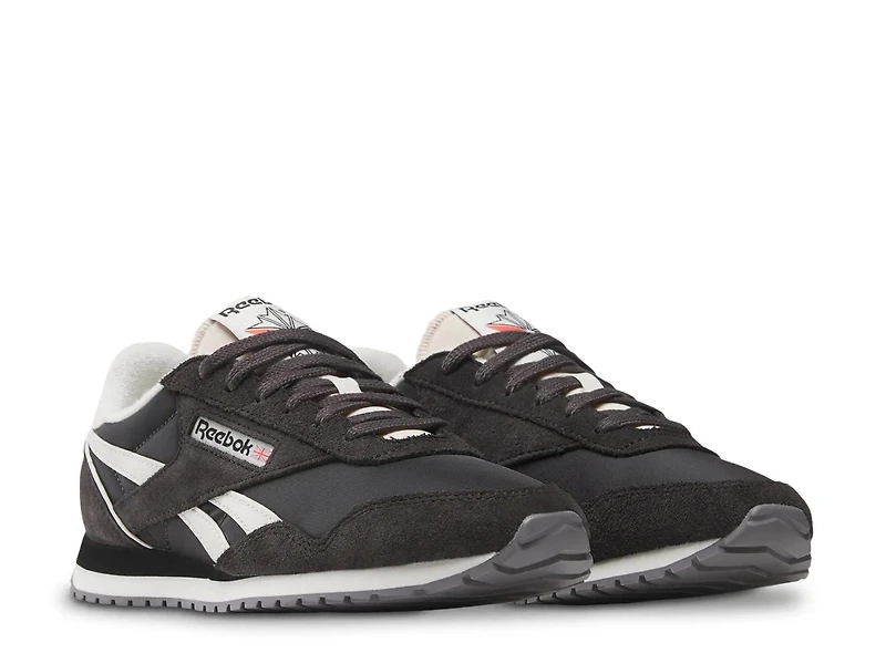 Classic AZ Sneaker