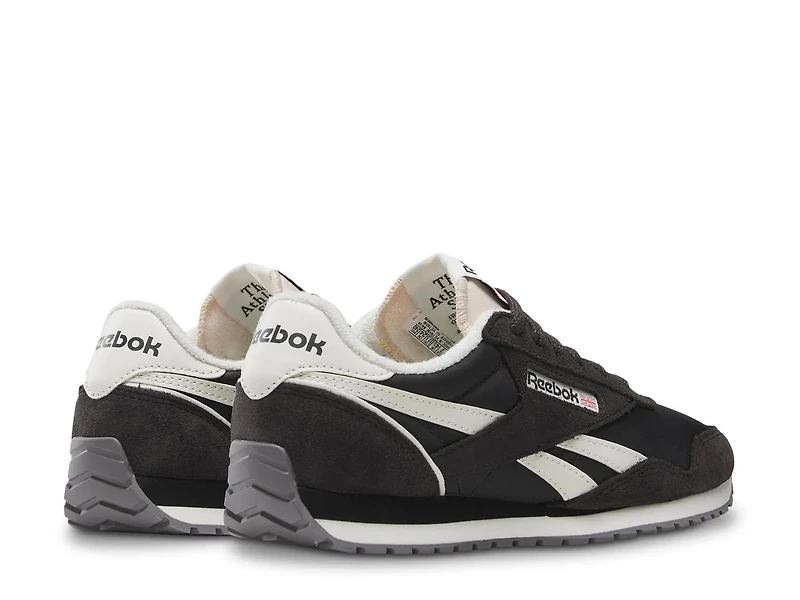 Classic AZ Sneaker