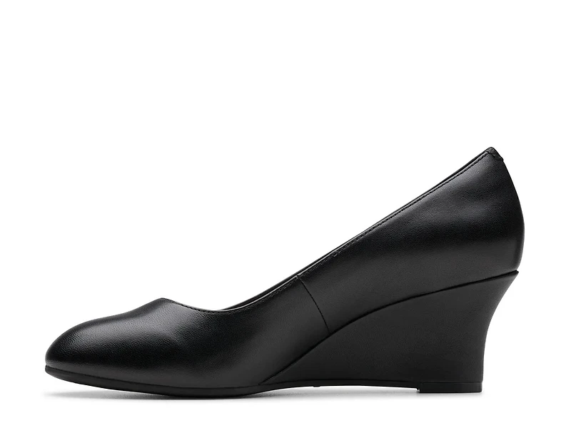 Olivette Pearl Wedge Pump