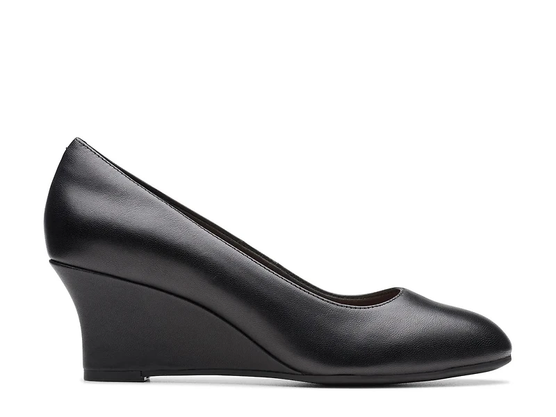 Olivette Pearl Wedge Pump