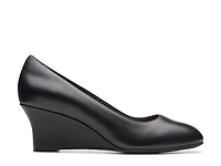 Olivette Pearl Wedge Pump