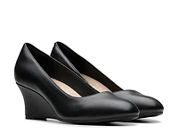 Olivette Pearl Wedge Pump