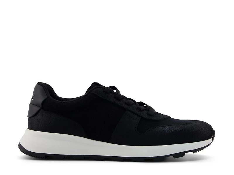 TRVL LITE Retro Sneaker