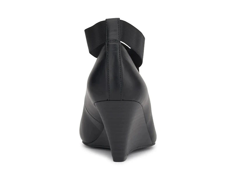 Saedra Wedge Pump